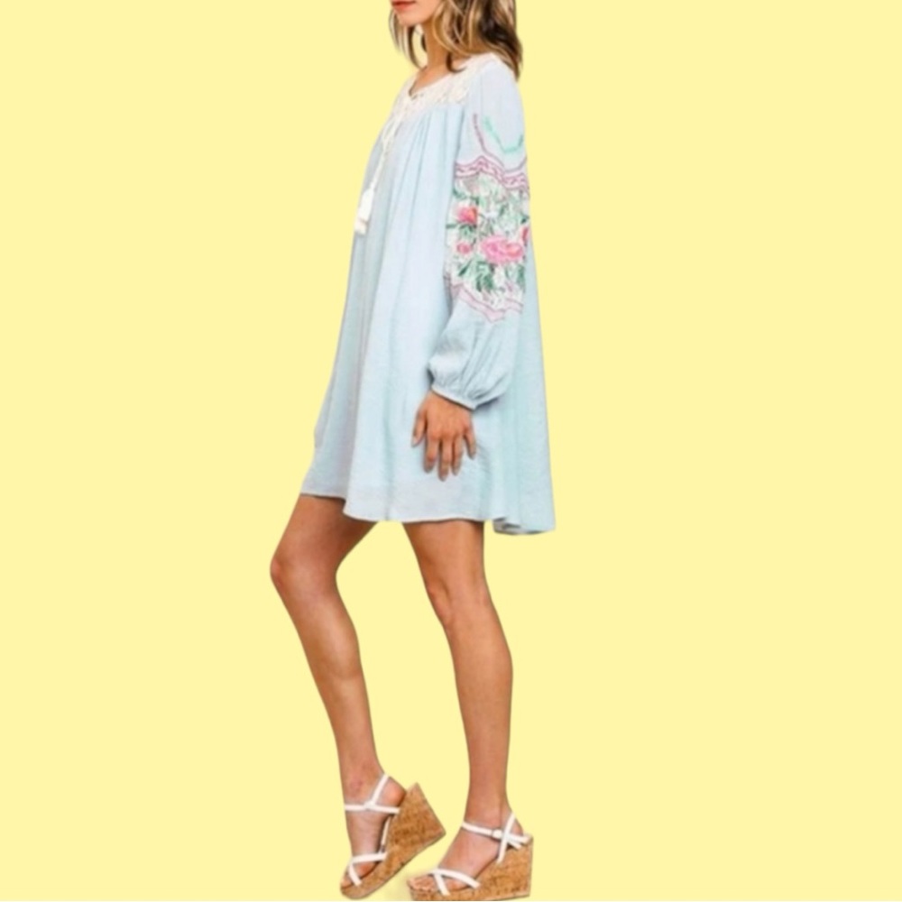 🌺Beautiful Boho dress with embroidered colorful puff sleeves, Size Large